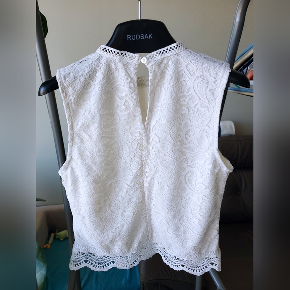 ♻ 2/$10 CLEARANCE: Ardene Sleeveless Lace Blouse - Picture 3 of 5